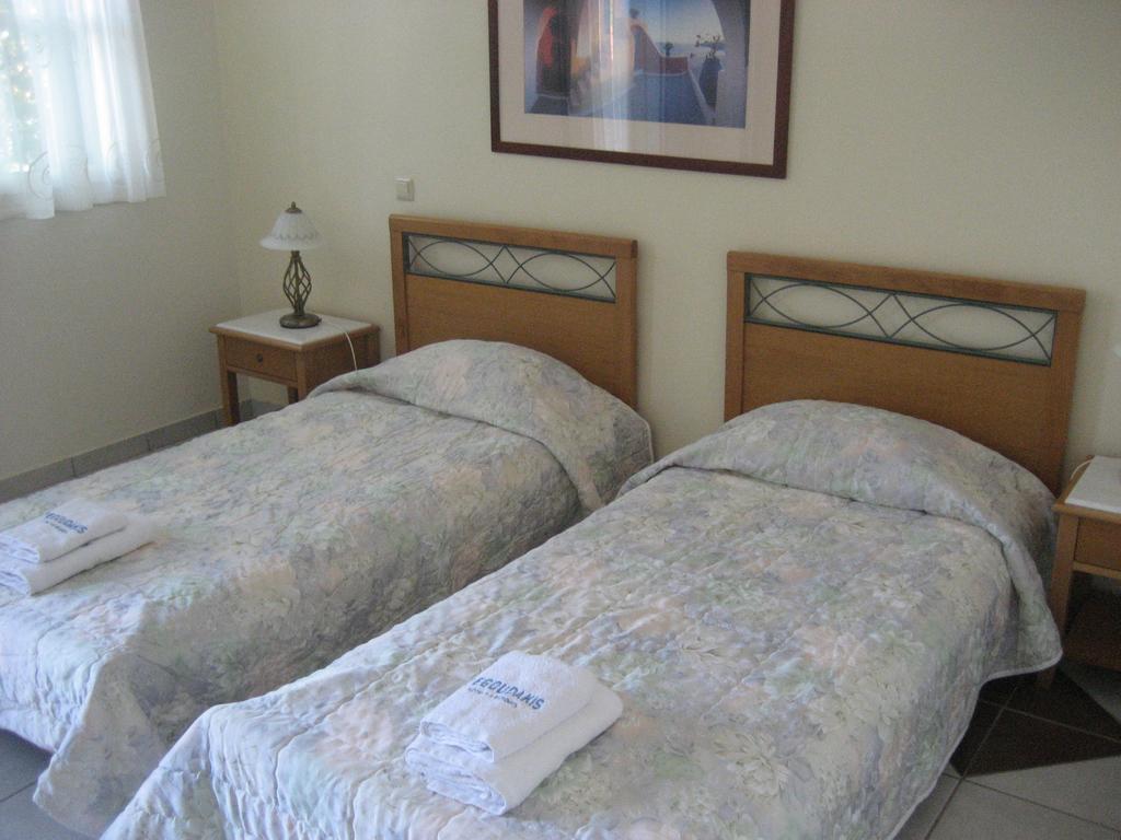 Kyveli Hotel Apartments Vrontádos Extérieur photo
