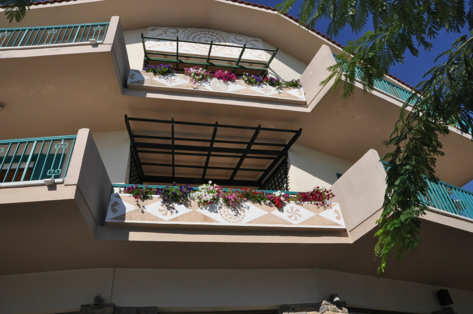 Kyveli Hotel Apartments Vrontádos Extérieur photo