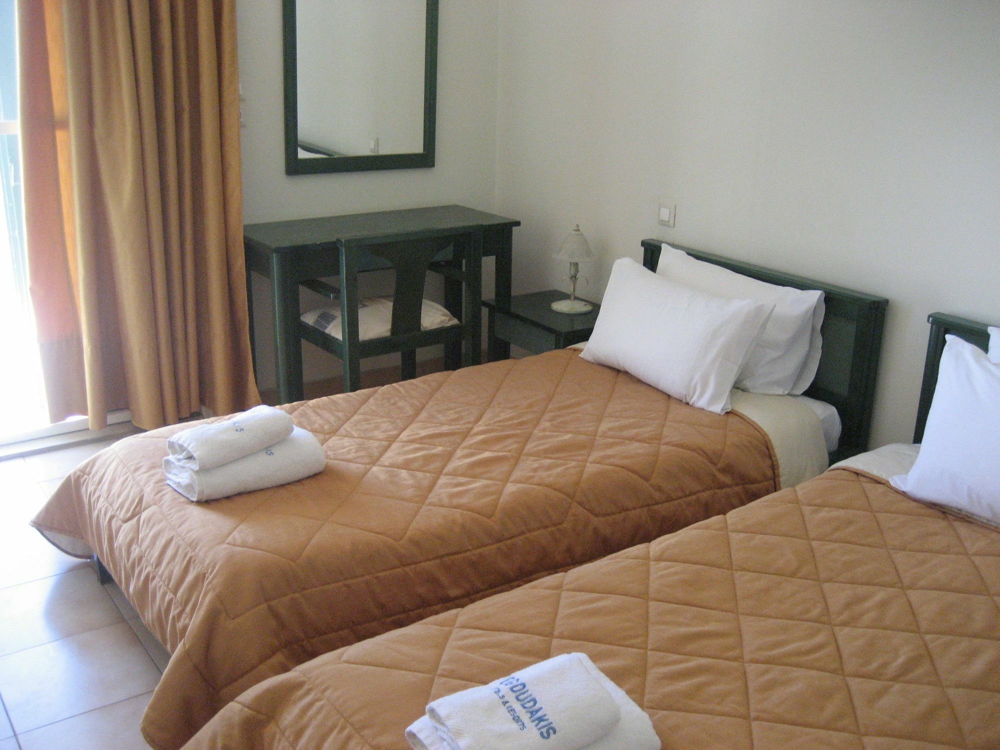 Kyveli Hotel Apartments Vrontádos Extérieur photo