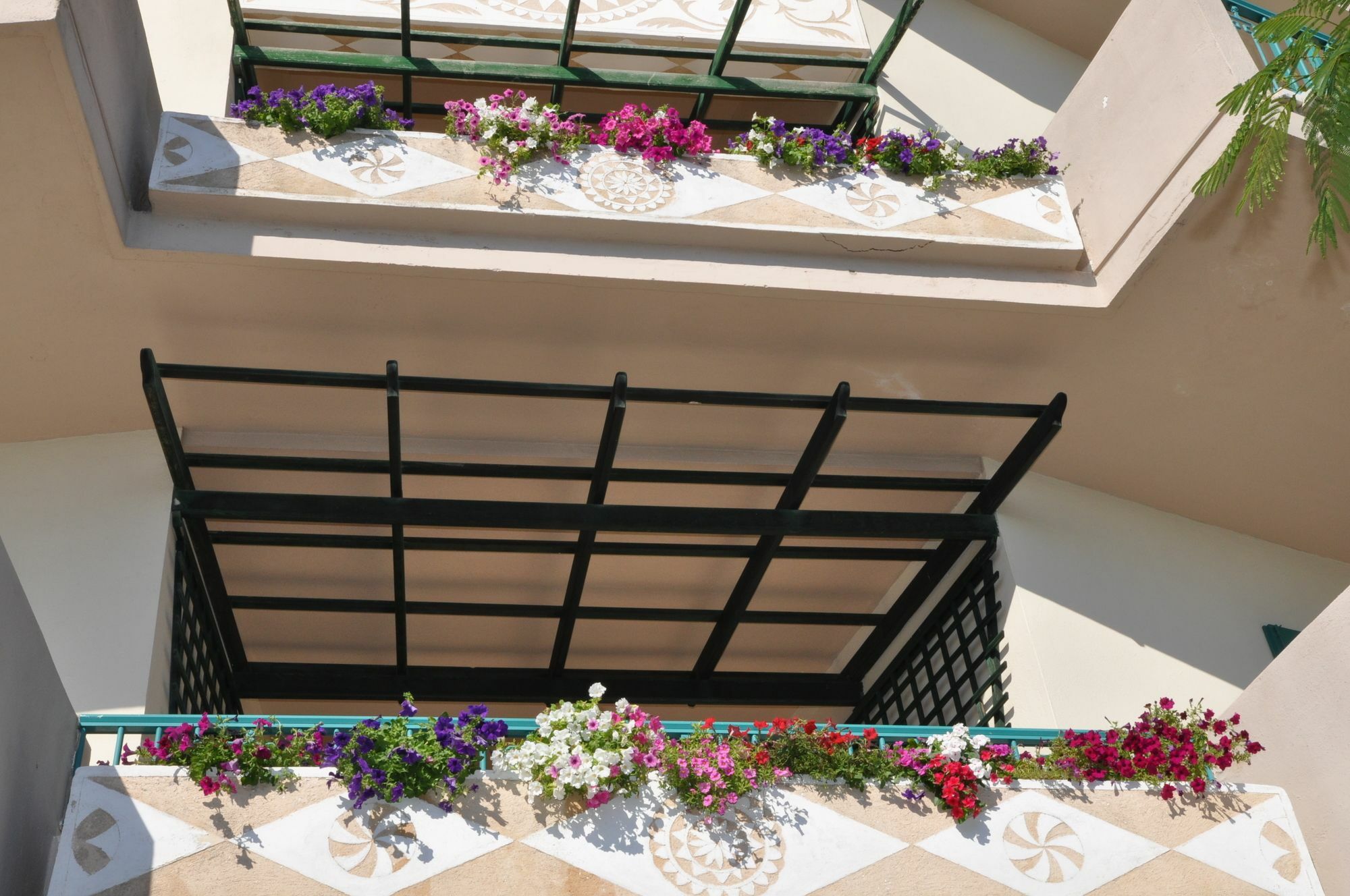 Kyveli Hotel Apartments Vrontádos Extérieur photo