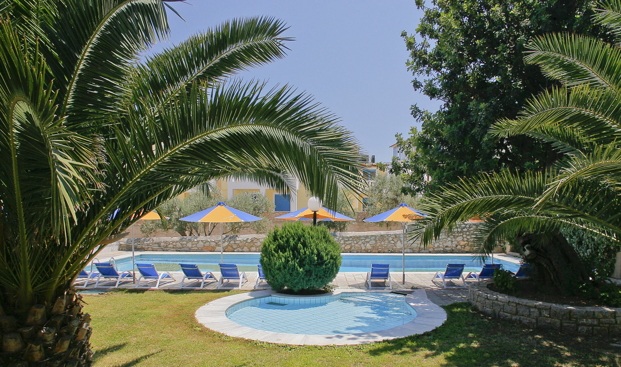 Kyveli Hotel Apartments Vrontádos Extérieur photo