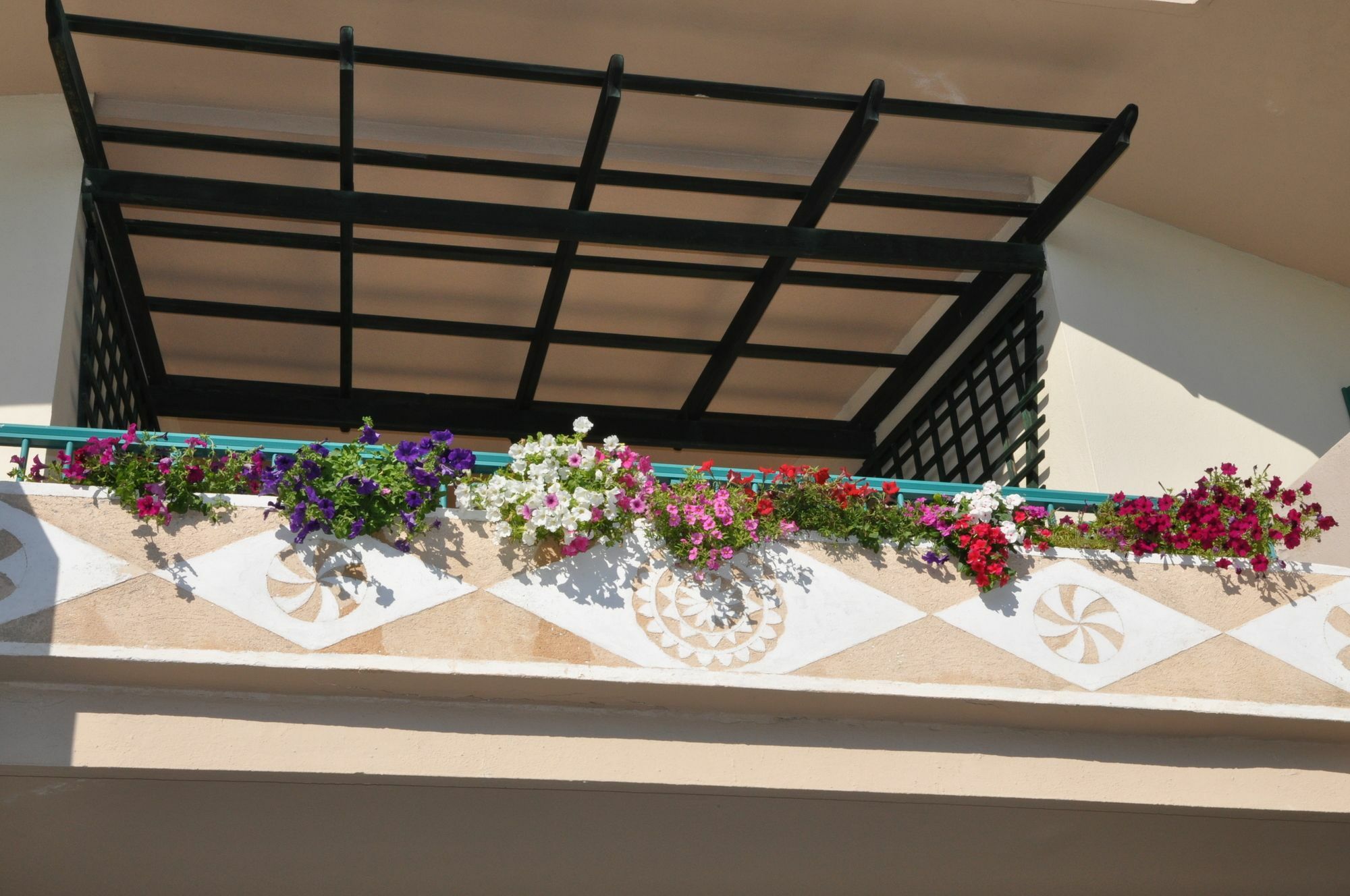 Kyveli Hotel Apartments Vrontádos Extérieur photo